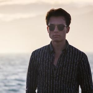 Meet your Posher, Collin